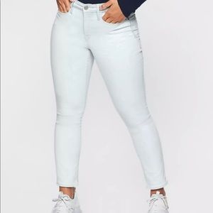 Athleta Sculptek Skinny Crop Jean - Glacier Wash